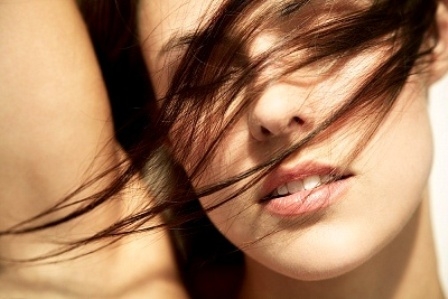 Phụ nữ trẻ hơn 4 tuổi nhờ "yêu" thường xuyên