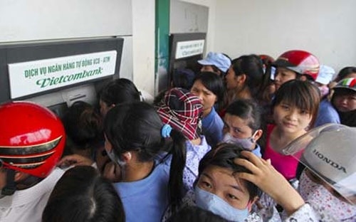 “Nói ngân hàng “lén” thu phí ATM là không đúng!”