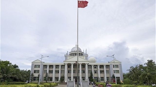 Trung Quốc tăng tốc xây dựng ở Tam Sa