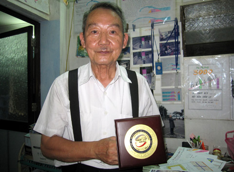 Nhà khoa học ăn mì tôm và ước mơ đoạt giải Nobel