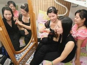 "Địa ngục trần gian" của các cô gái Việt nhẹ dạ