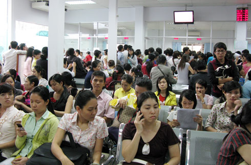 Chen lấn để nộp báo cáo cho cơ quan thuế