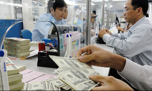 'Cấm cửa' vàng, đô, nguồn vốn lớn về đâu?