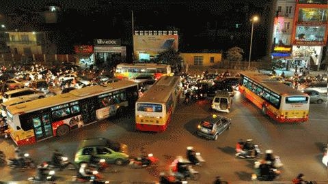 'Truy' Bộ trưởng vụ Hà Nội chi tiền tỉ 'bịt' ngã tư