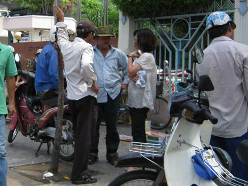 Mua bán “giống”