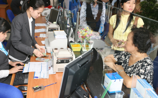 Nhân viên ngân hàng chịu cảnh chèn ép: Ngậm bồ hòn làm ngọt!