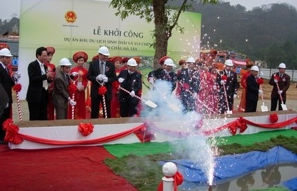 Dự lễ khởi công: "nghề phụ" hấp dẫn của dân biểu