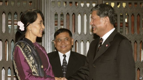 Bà Suu Kyi thu hút sự chú ý tại Diễn đàn Kinh tế Thế giới
