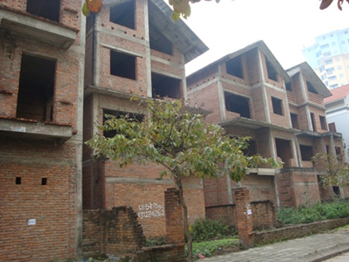 Đất đai thuộc “sở hữu toàn dân” nhưng dân thiếu chỗ ở