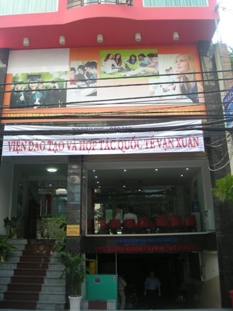 TPHCM: Gần 300 sinh viên bị lừa