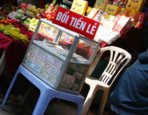 Đi đổi tiền lẻ giá cao