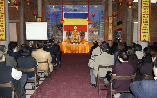 Họp về hoàn thiện chùa Nhân Hòa.
