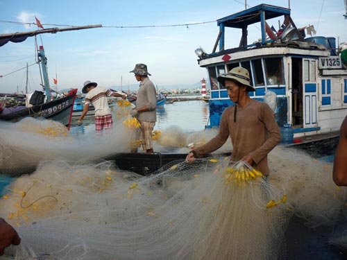 Nhọc nhằn đời ngư dân
