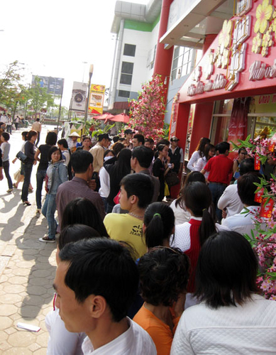 Cháy siêu thị Big C, hàng ngàn người hoảng loạn
