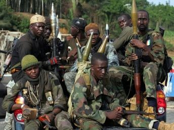Côte d’Ivoire: Giao tranh ở Abidjan, thảm sát ở miền tây