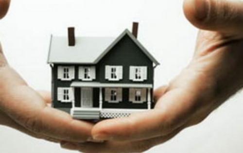 Ngược đời nhà đất Việt