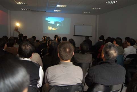 Cộng đồng Việt Nam tại Ba Lan hướng về biển đảo quê hương.