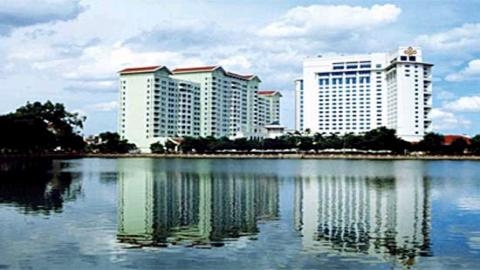 Mua khách sạn nước ngoài, mới được phần xác