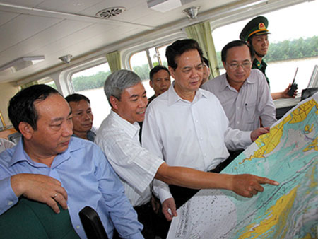 40 triệu m3 bùn đổ xuống biển Cát Bà sẽ như dã tràng xe cát