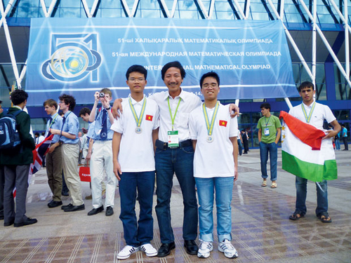 Từ chối học bổng để sống đúng say mê