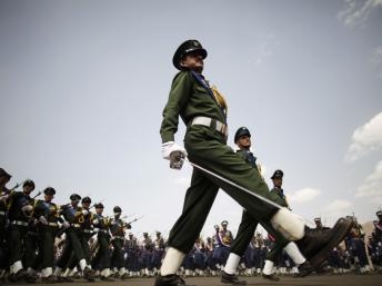 Yemen tổ chức diễu binh gọn nhẹ sau vụ khủng bố