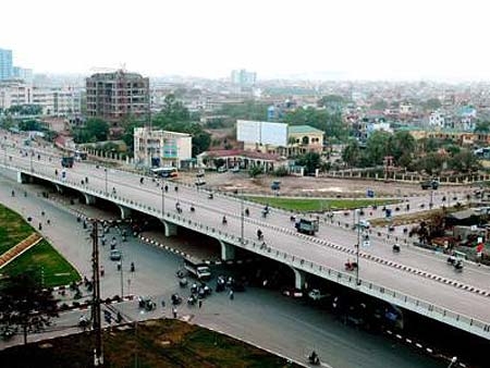 Hà Nội có nên làm đường trên cao?
