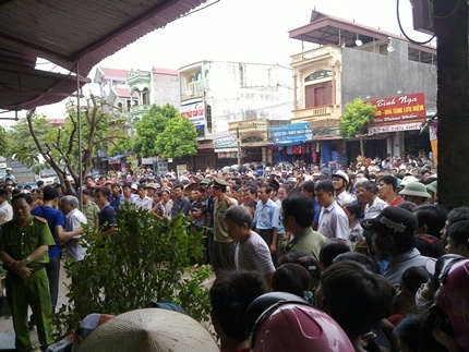 Cướp tiệm vàng, giết 3 người, chặt tay cháu bé