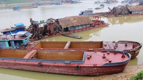 Doanh nghiệp đua nhau tàn phá sông Lô
