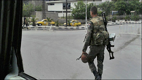 Quân đội Syria 'bao vây ngoại ô Damascus'