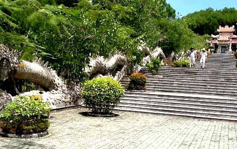 Tiền nhân … hậu thế, công và tội!