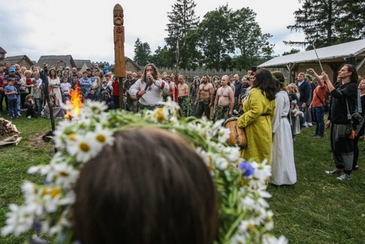 Phong tục và truyền thống Ba Lan: Đêm Hạ chí và Đêm Kupała