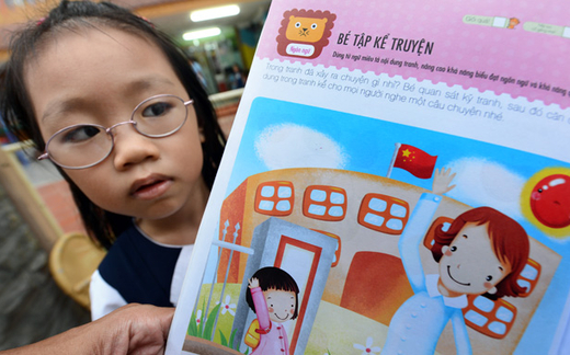 Sao cổng trường cắm cờ Trung Quốc?