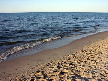 THƠ - Trước biển Ban-tich chiều nay