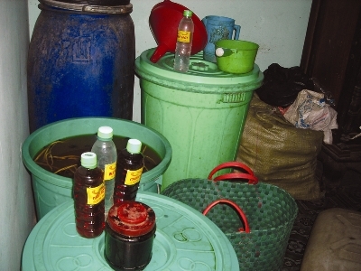 Rượu độc, thịt bẩn tung hoành