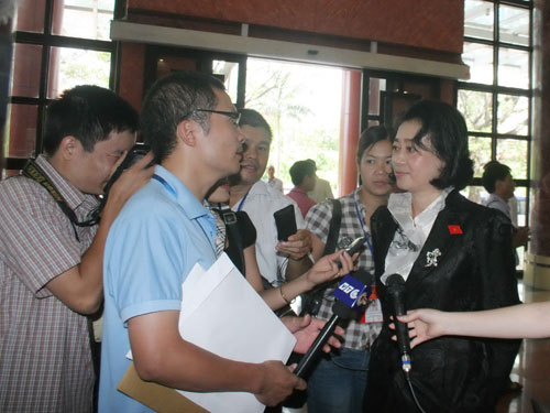 Đề nghị bãi nhiệm ĐBQH Đặng Thị Hoàng Yến