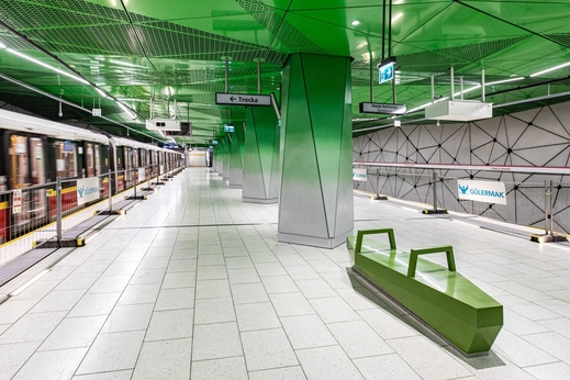 Vác-sa-va: Tàu điện ngầm Metro ở quận Wola đã hoàn thành. Khai trương các ga : Płocka, Młynów và Księcia Janusza (Hoàng tử I-a-nux) không ồn ào và không khách thăm viếng