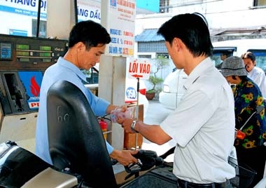 Xăng dầu đồng loạt tăng giá