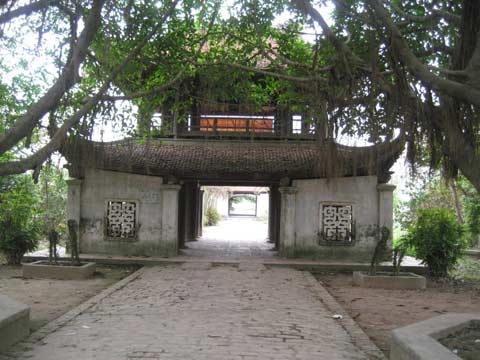 Hết lễ hội, Phật cười!