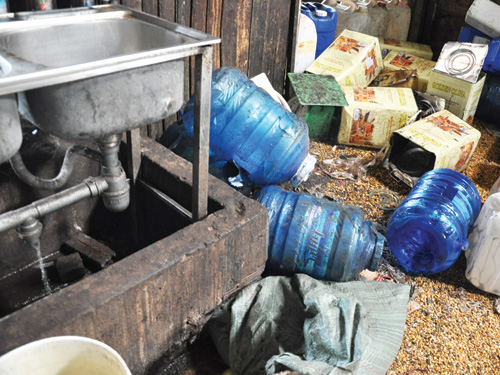 Hãi hùng cà phê “đểu”