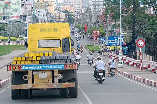 Công khai quá tải