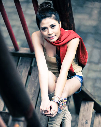 Ghê người trước độc chiêu ghen tình của sao Việt