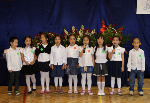 Lễ bế giảng năm học 2010/2011 tại trường tiếng Việt Lạc Long Quân.