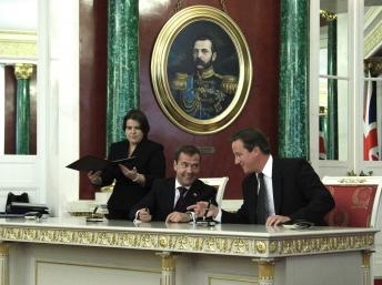 Quan hệ Nga - Anh vẫn không được cải thiện sau chuyến đi của thủ tướng Cameron
