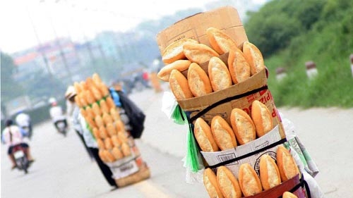 Những người đàn bà "đứng vẫy" trên quốc lộ 5