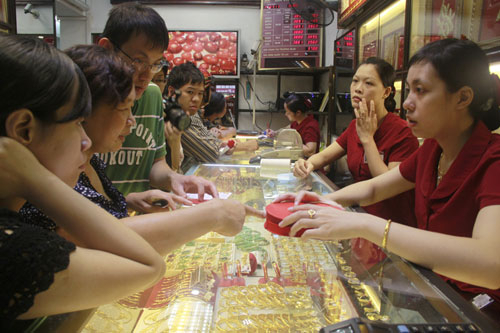 Giải mã đợt tăng kỷ lục của vàng