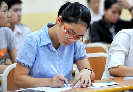 Từ 1/9 học phí đại học cao nhất 240.000 đồng