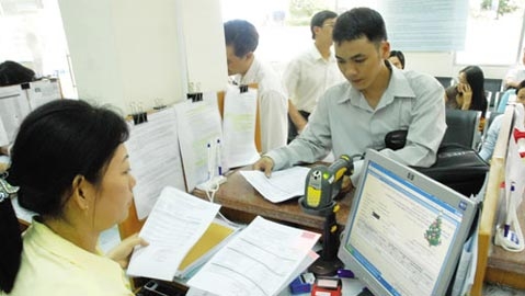 Thuế TNCN: Tranh cãi con số, đẩy khó cho dân