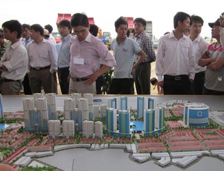 ‘Doanh nghiệp địa ốc đừng hy vọng tăng giá’