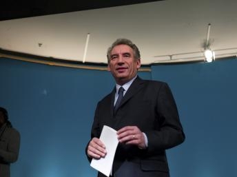 Lãnh đạo cánh trung Bayrou sẽ bỏ phiếu cho ứng viên Xã hội Hollande
