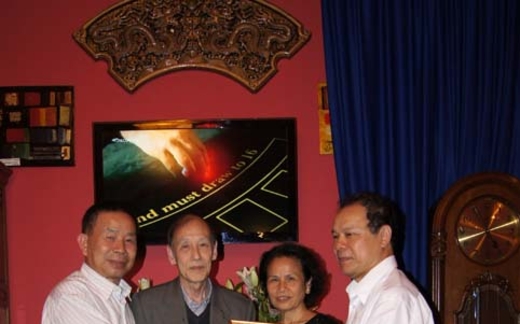 Hội NVNTBL và Hội PNVN giao lưu với các dịch giả từ Việt Nam sang.